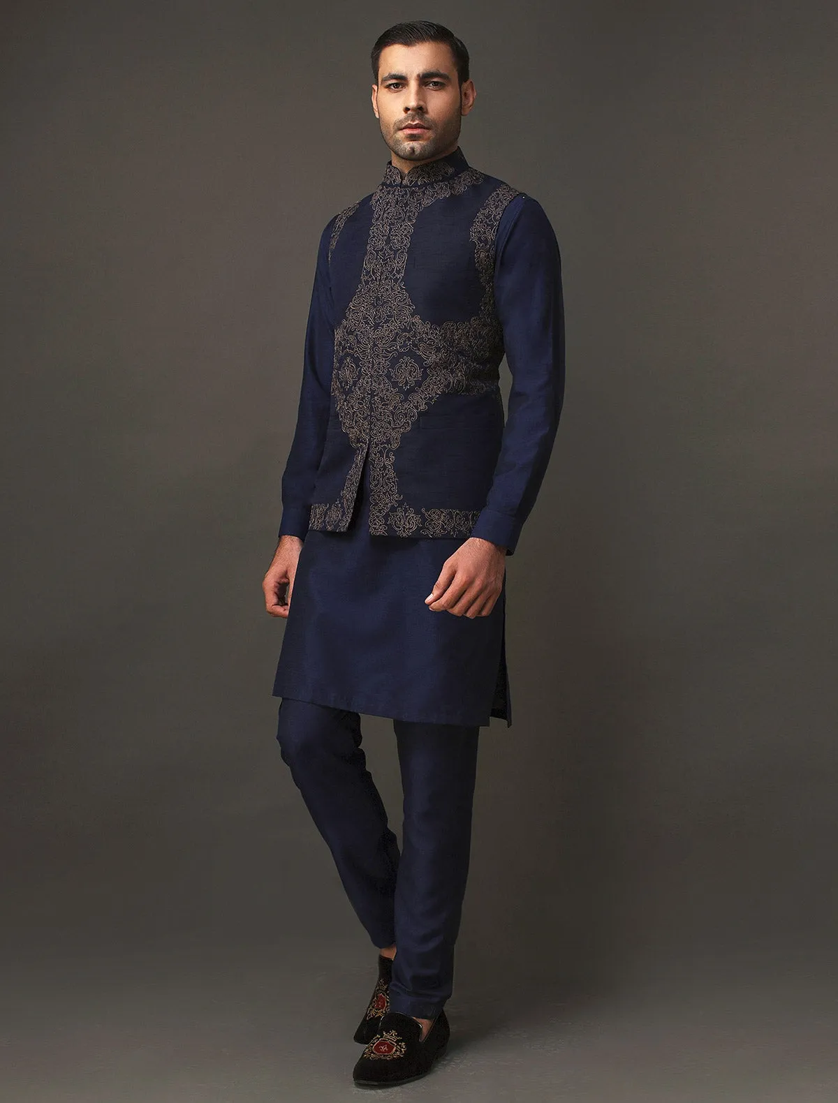 NAVY RAWSILK EMBROIDERED WAISTCOAT